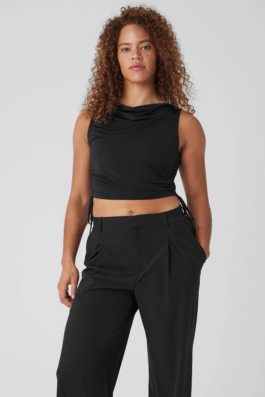 Standout Cropped Tank - Black