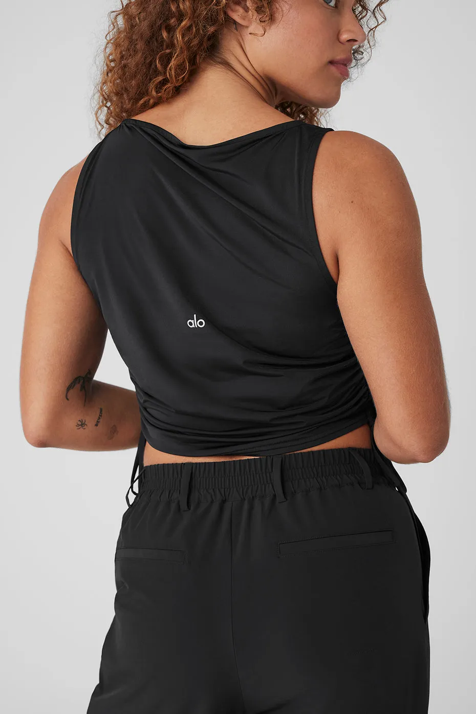 Standout Cropped Tank - Black